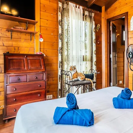 4br Candelaria Wooden House -pool
