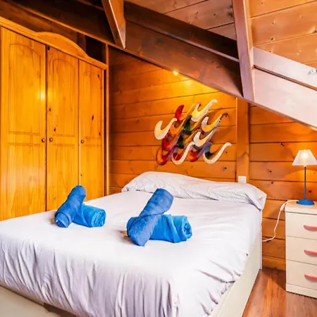 4br Candelaria Wooden House -pool